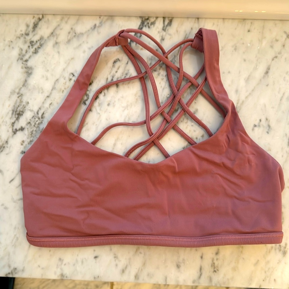 Lululemon Free to be Wild